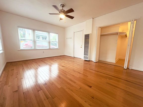 3rd image of 5318 NE Wistaria Dr APT 1