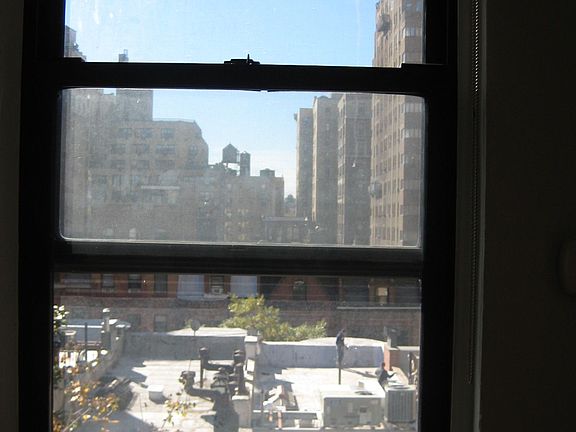 4th image of 316 W 105th St APT 4C