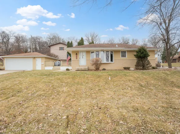 932 24th St NW, Rochester, MN 55901