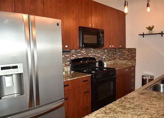 3rd image of 1550 S Blue Island Ave Unit 805