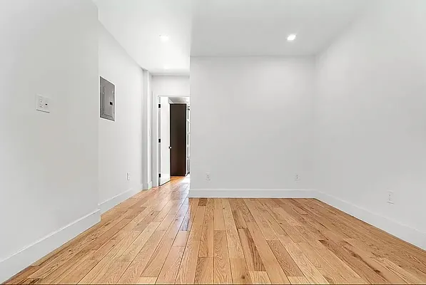 Rented by REAL New York | media 9