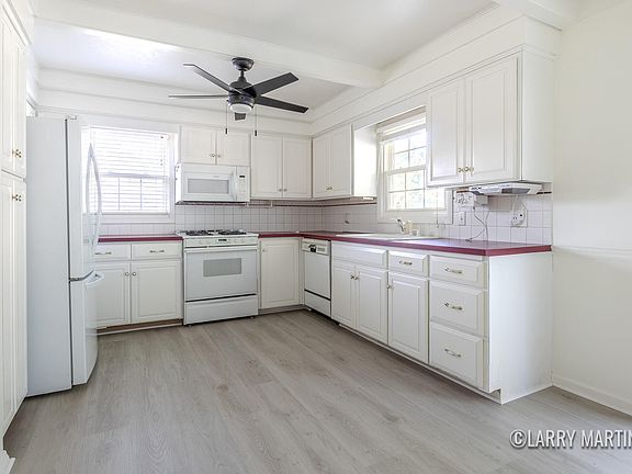 5th image of 7107 Westwood Dr