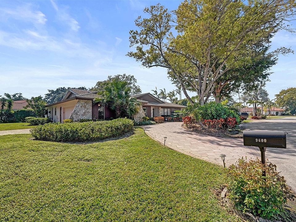 1st image of 9600 Conch Shell Manor