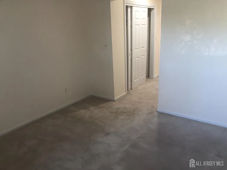 1125 Waterford Dr — Photo 10