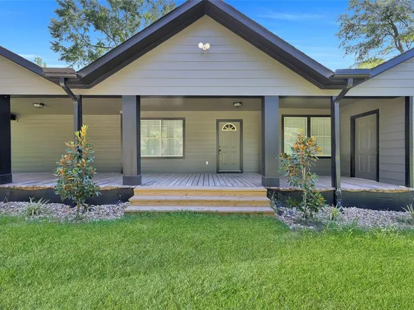 203 Hall Dr S, Montgomery, TX 77316