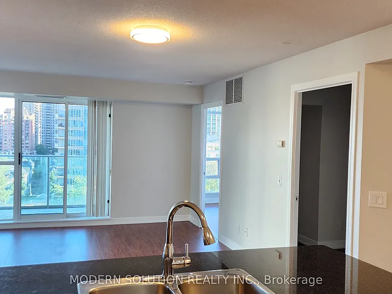 31 Bales Ave #1201 — Photo 10