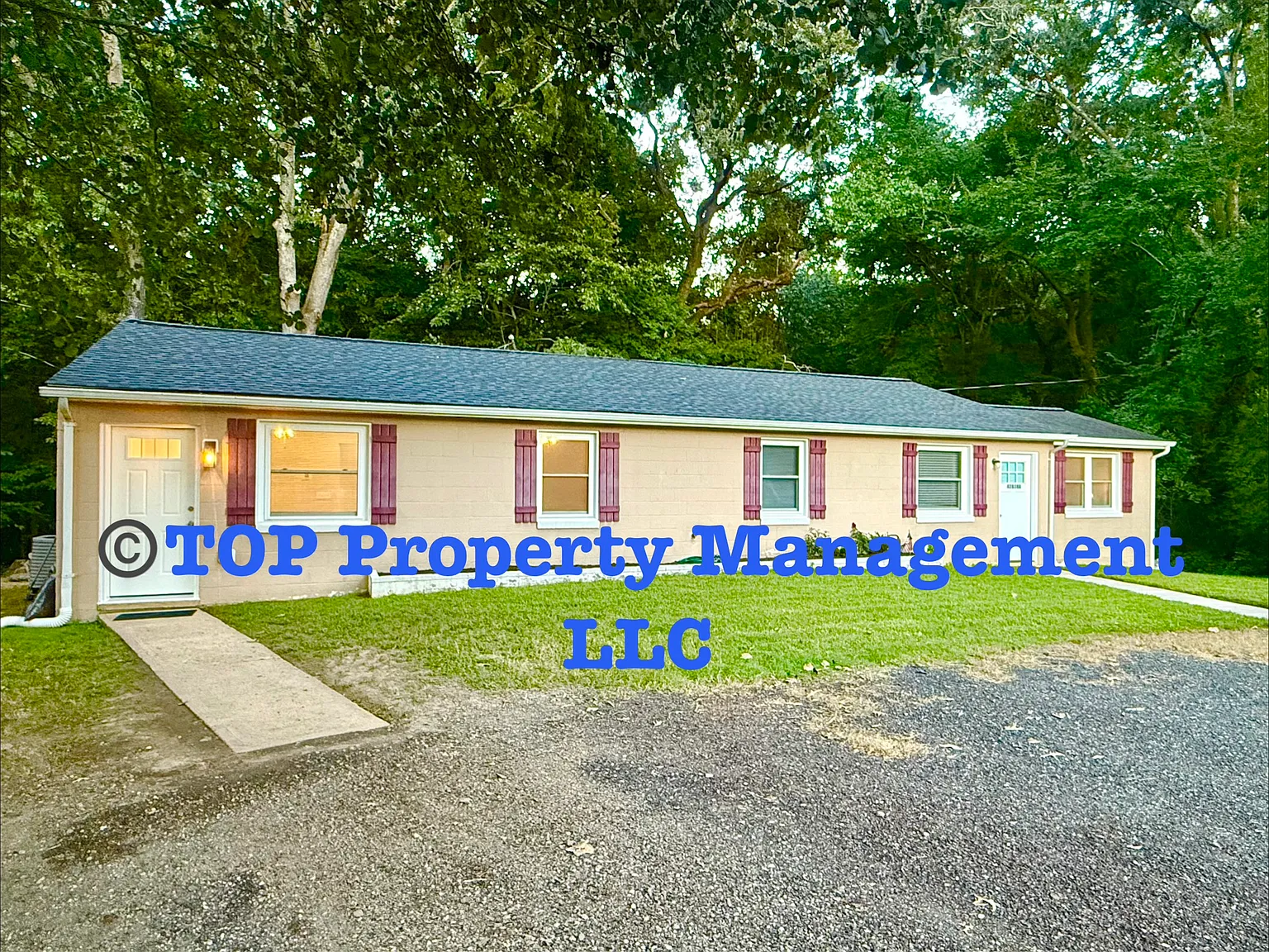 2 bed, 576 sqft, $1,700 — Photo 1
