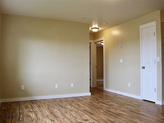 5th image of 1008 Cruiser Ln #1008E