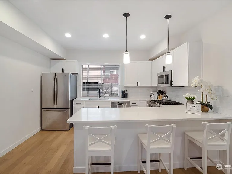5240 Brooklyn Ave NE #B — Photo 7