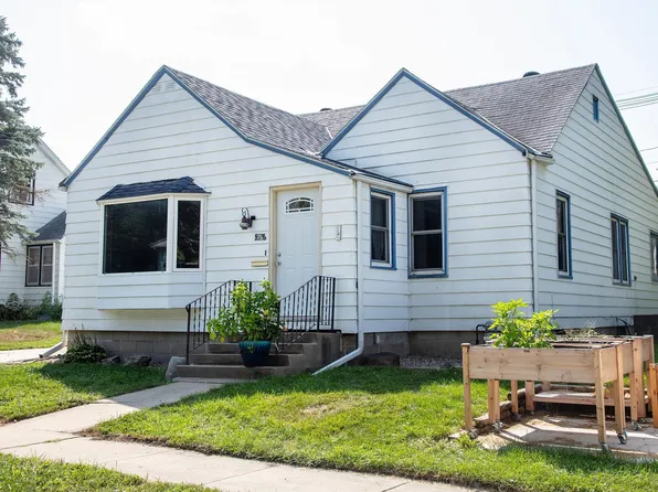 508 2nd Ave NE, Waverly, IA 50677