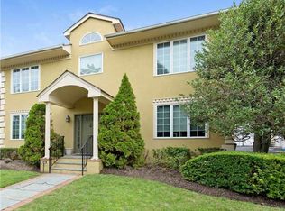 120 Elm St, Woodmere, NY 11598