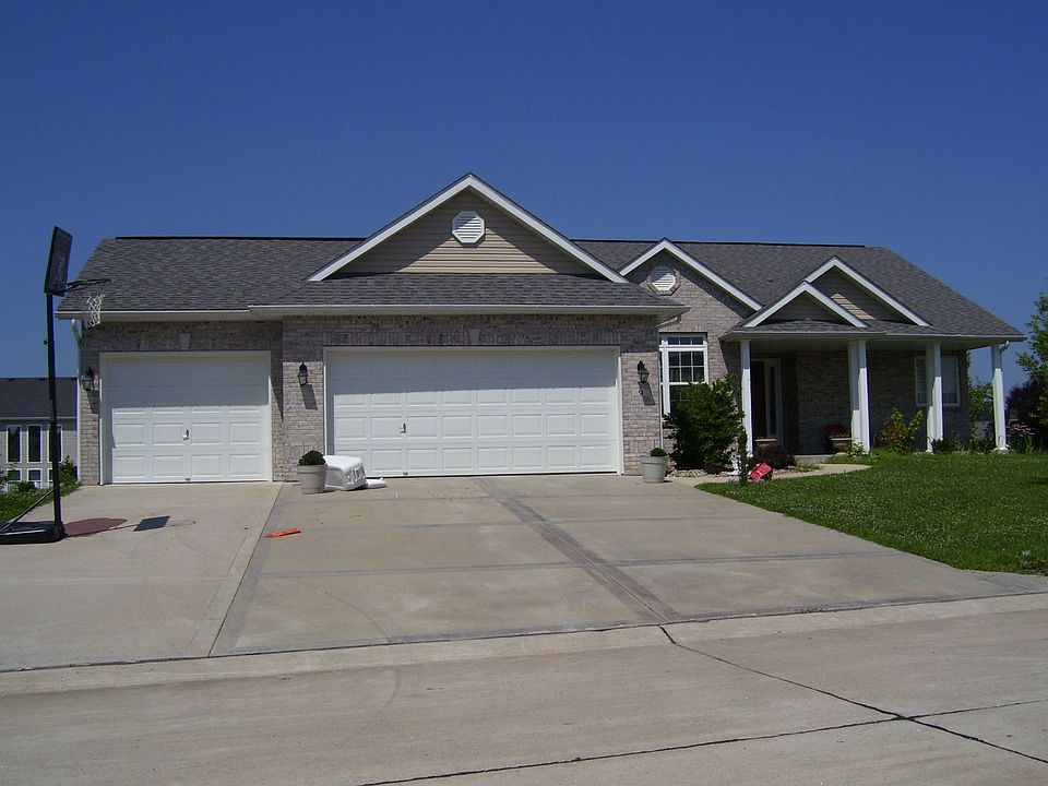 1st image of 9 Oak Lake Ct