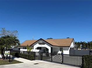 9901 SW 47th St, Miami, FL 33165
