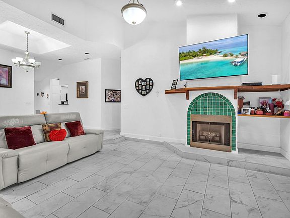 3rd image of 22710 Meridiana Dr