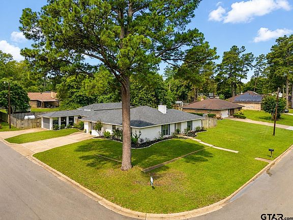 2nd image of 19017 Pinedale Cir