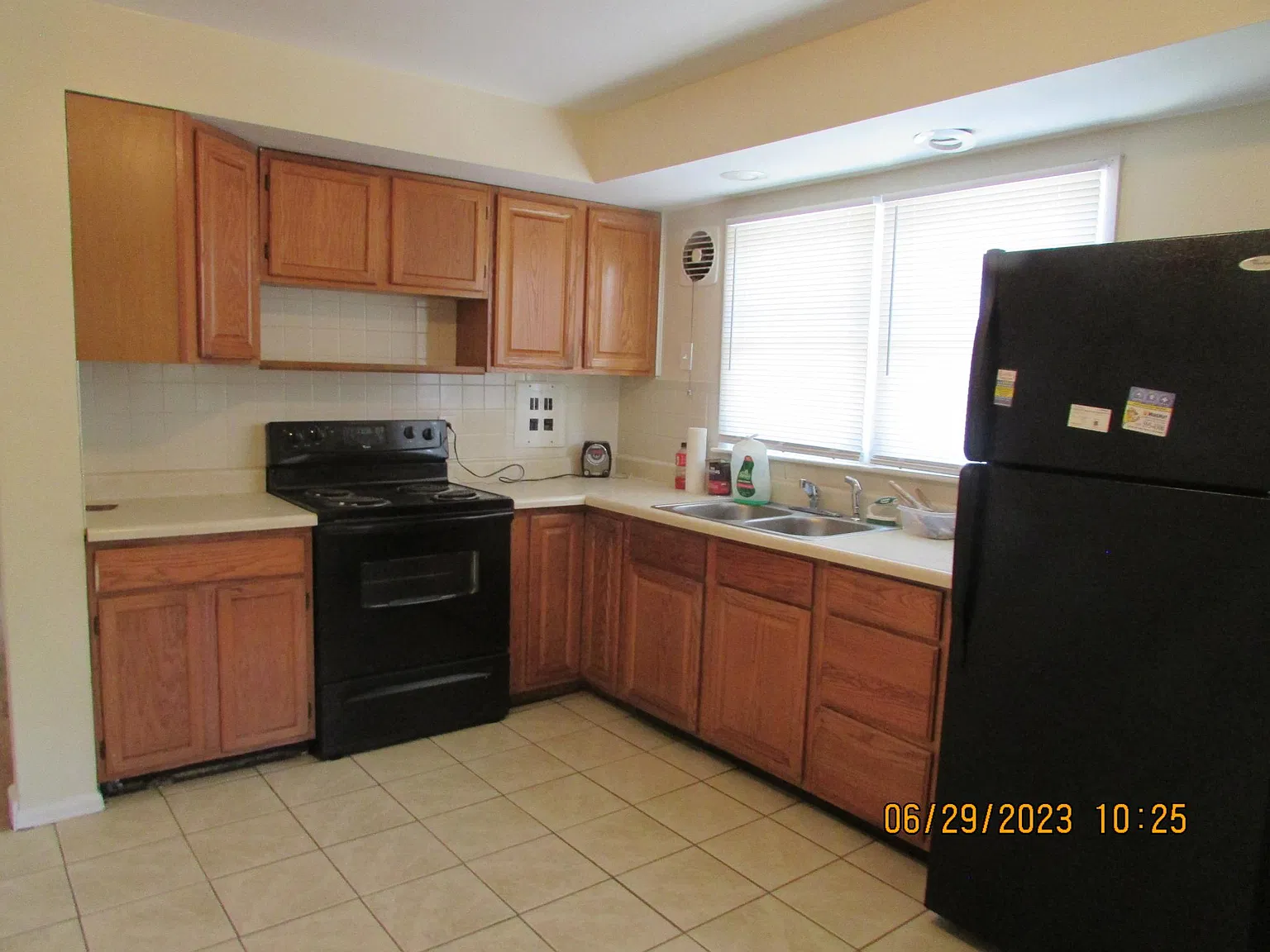 3 bed, 1092 sqft, $1,500 — Photo 3