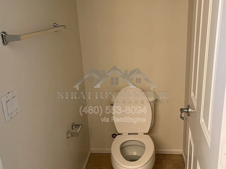 1327 E Weatherby Way — Photo 11