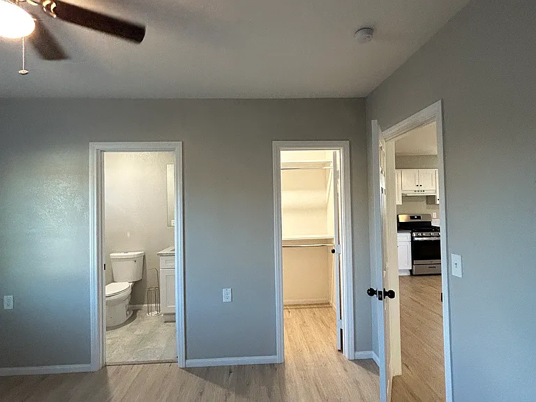 1407 Chase St — Photo 11