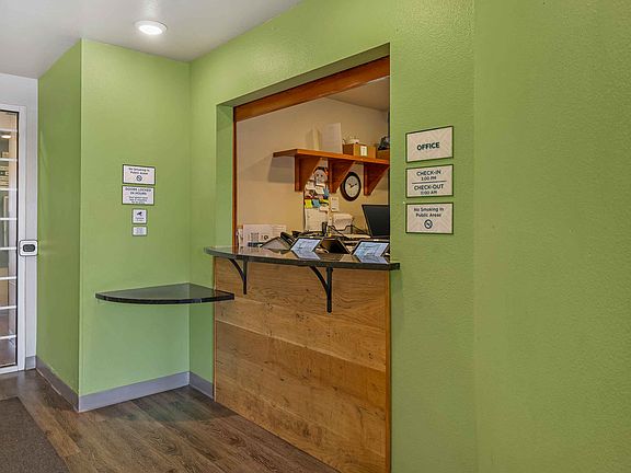 Lobby and Guest Check-in