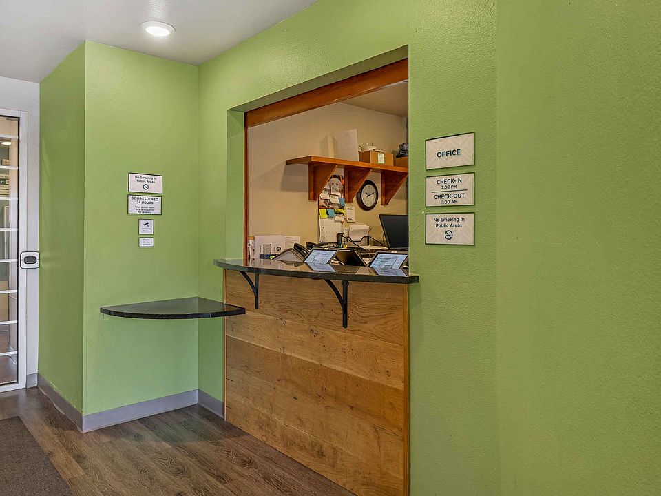 Lobby and Guest Check-in
