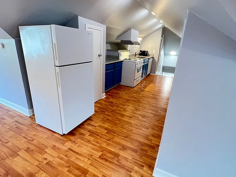 2427 Broadway St #B — Photo 7