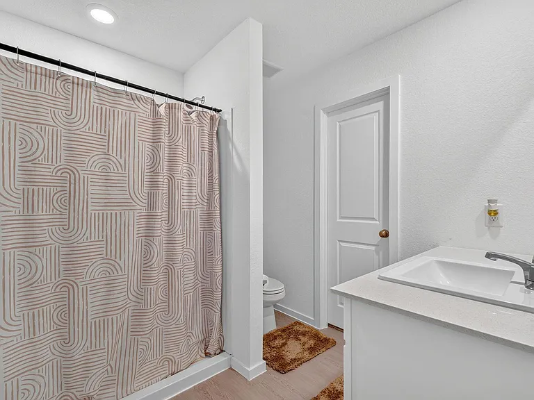 633 Craven St — Photo 11
