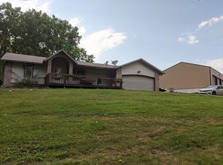 563 Ghan Rd, Clever, MO 65631