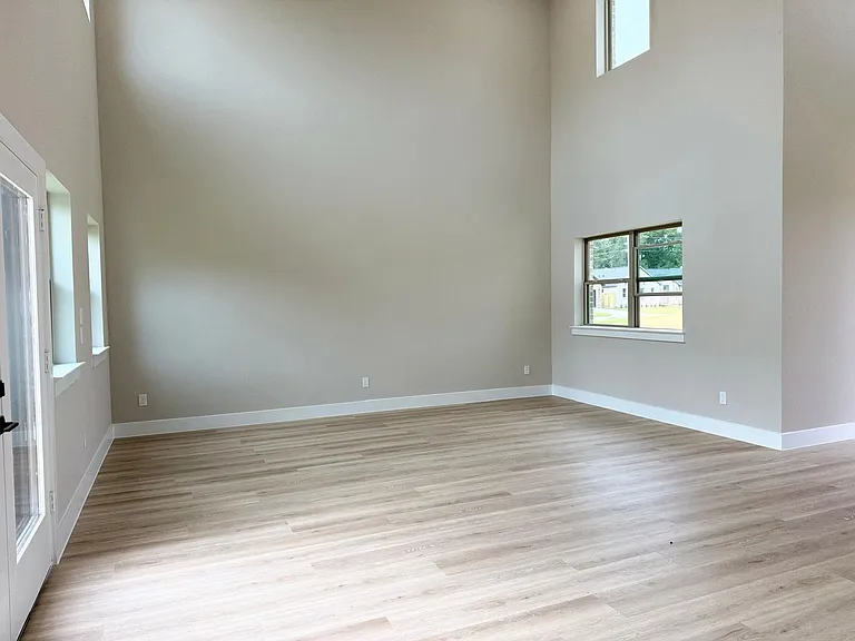 2615 Liguria Ln — Photo 3
