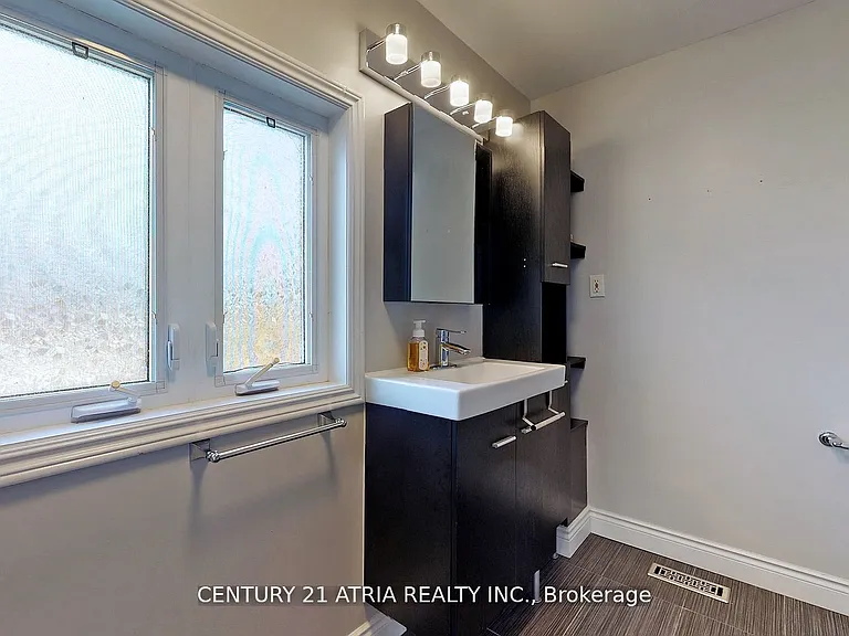 175 Riveredge Dr — Photo 15