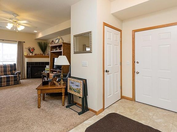 4th image of 907 7th Ave SE Unit 5
