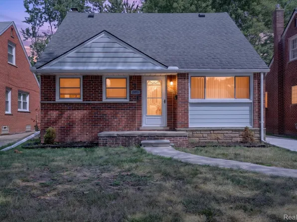 19951 Country Club Dr, Harper Woods, MI 48225