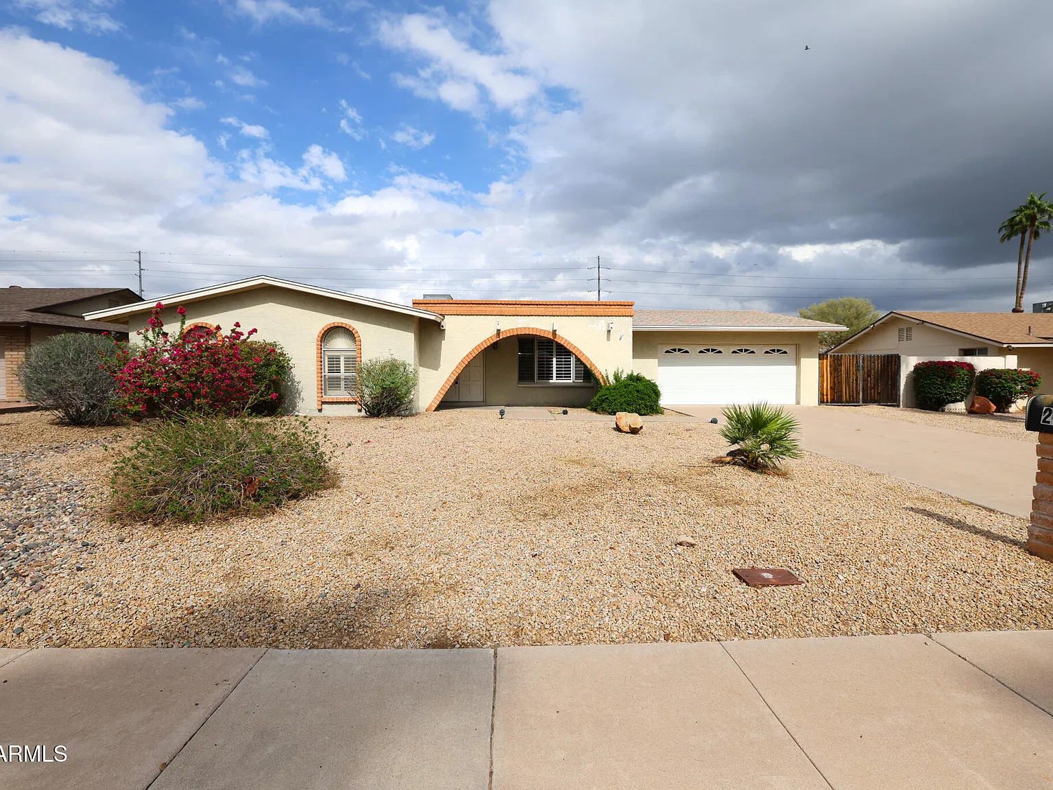 4 bed, 1.5 bath, 2004 sqft, $2,950 — Photo 2