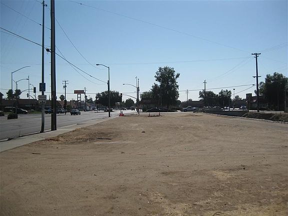 4th image of 3094 E McKinley Ave