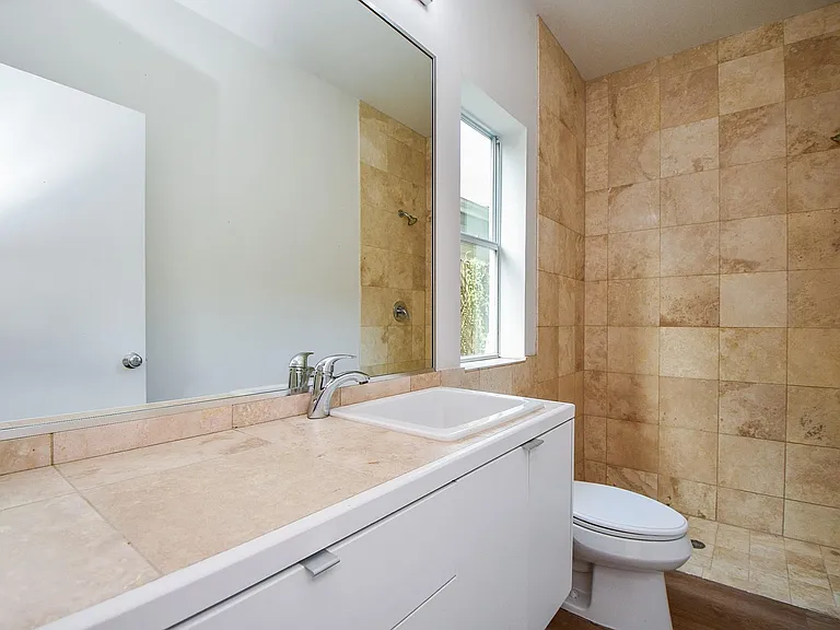 92 Dennis St #B — Photo 9