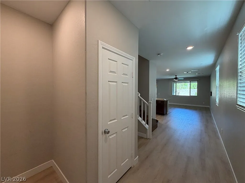 5 bed, 3.0 bath, 2454 sqft, $3,295 — Photo 2