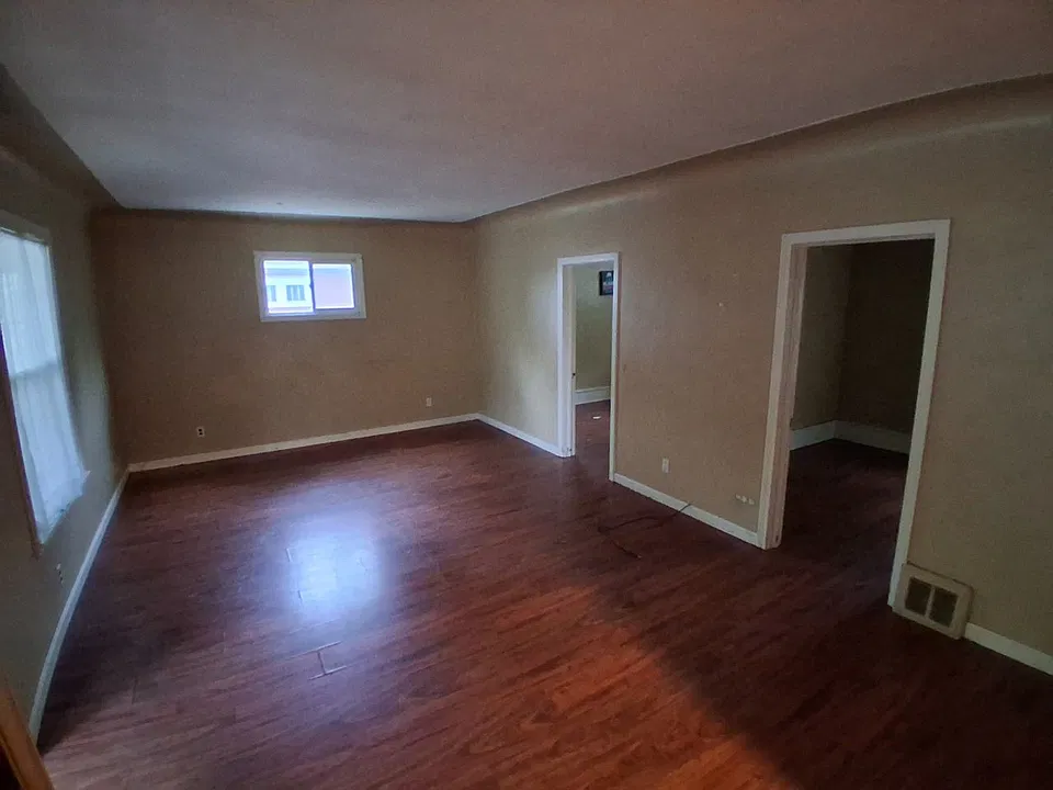296 W Larch Ave #1