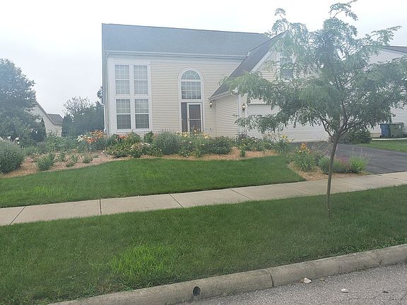3rd image of 560 Dove St
