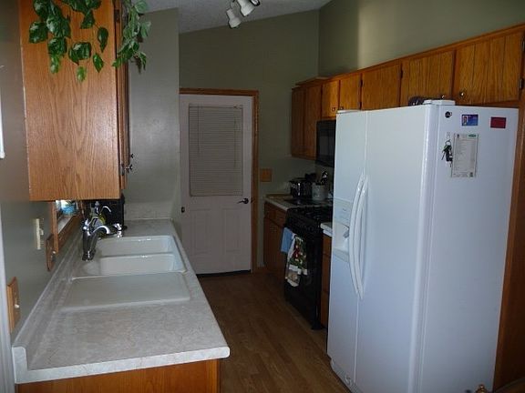 4th image of 1621 Sorensen St