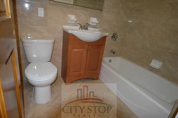 Rented by City Stop Realty | media 14