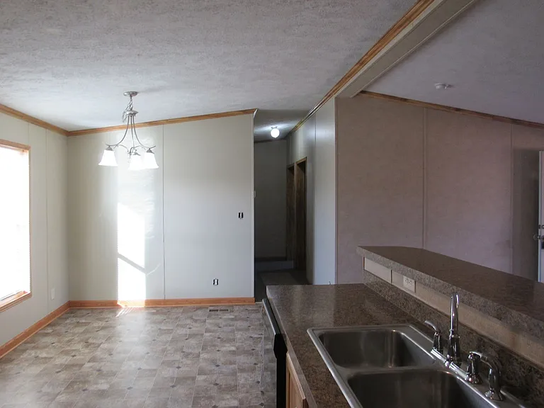 5211 W Pontiac St — Photo 13