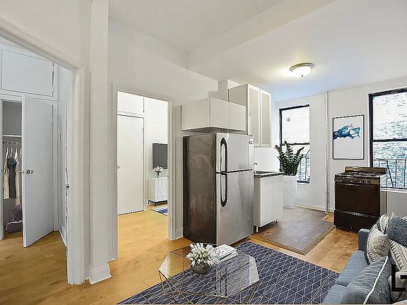 2nd image of 1722 Amsterdam Ave #4R