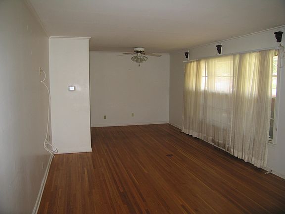 5th image of 5055 Howard Pl