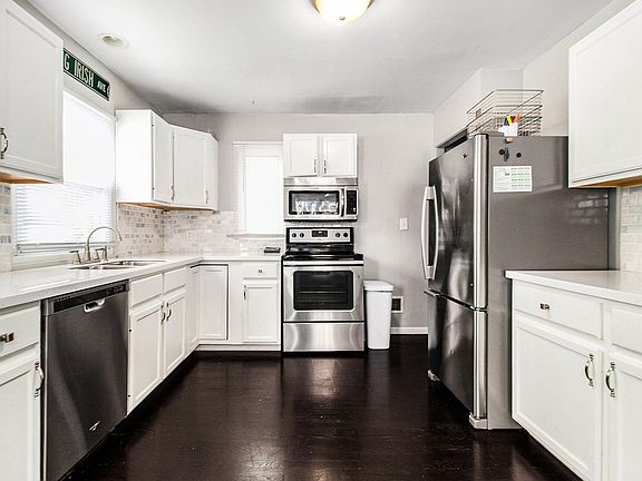 3rd image of 2206 Rockne Dr
