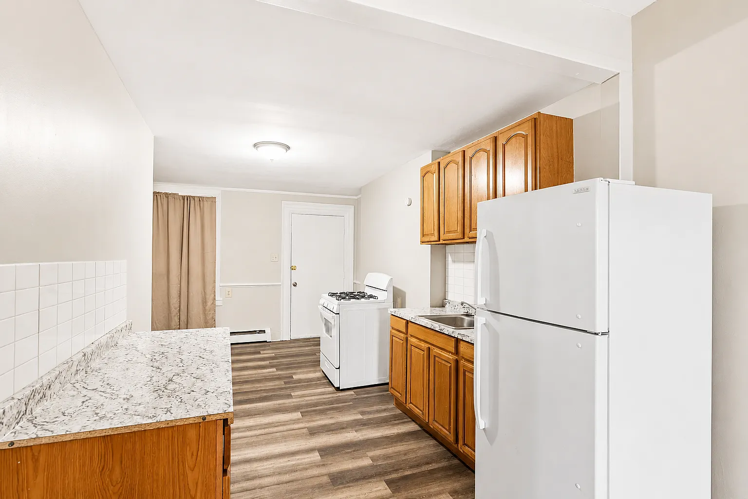 3 bed, 800 sqft, $1,275 — Photo 4