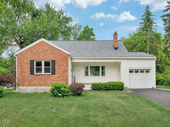 2027 Fairlawn Parkway, Schenectady, NY 12309