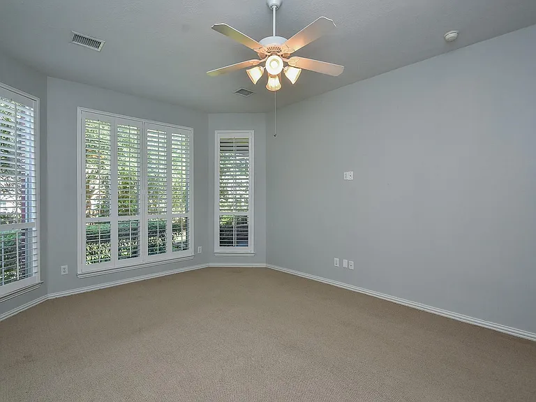 10 Renoir Trail Pl — Photo 16