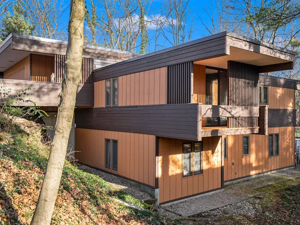 2519 Sheffield Dr, Kalamazoo, MI 49008