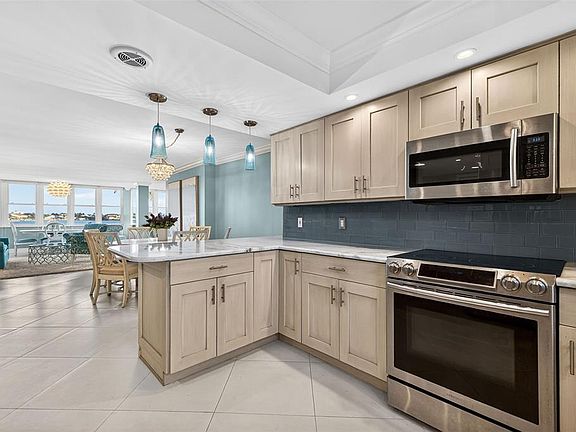 5th image of 5130 BRITTANY DRIVE S #201
