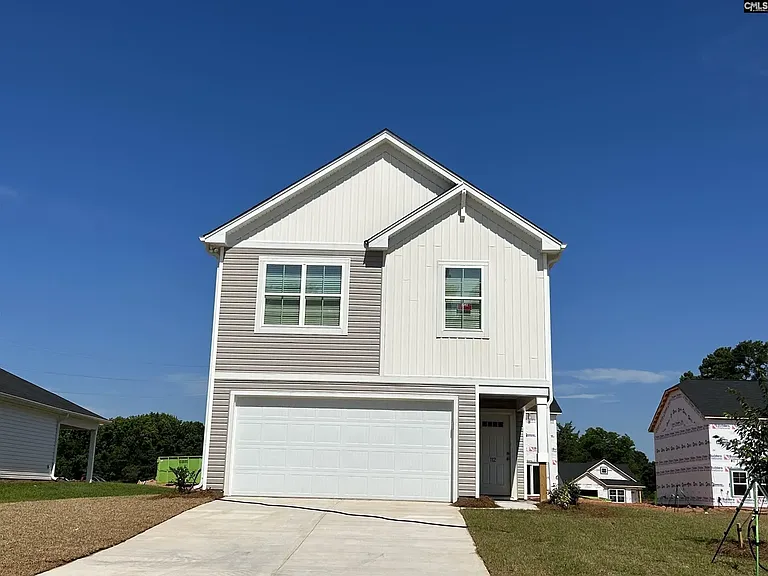 462 Middlebury Ln — Photo 1