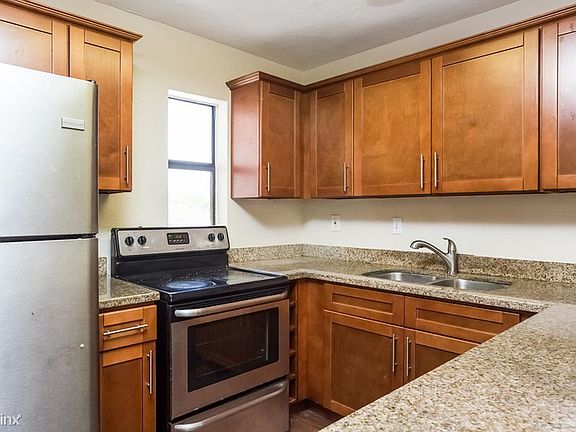 4th image of 4267 N Browning Dr